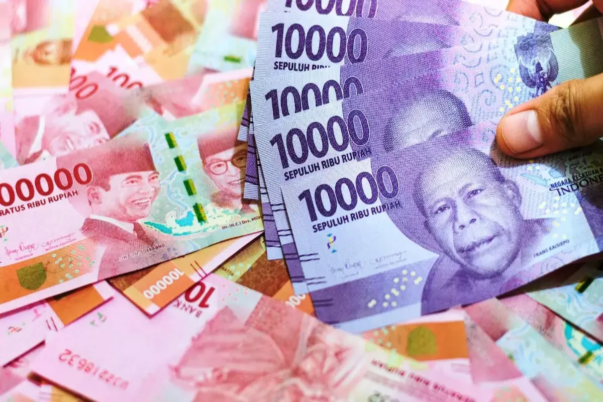Nilai Tukar Rupiah Hari Ini Diprediksi Bergerak Variatif dan Berisiko