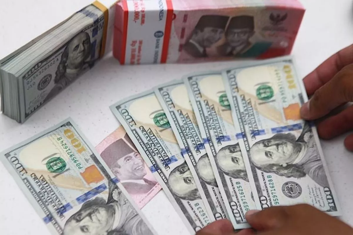Rupiah Menguat Rp17.933 per Dolar AS Ditopang PDB Kuartal II