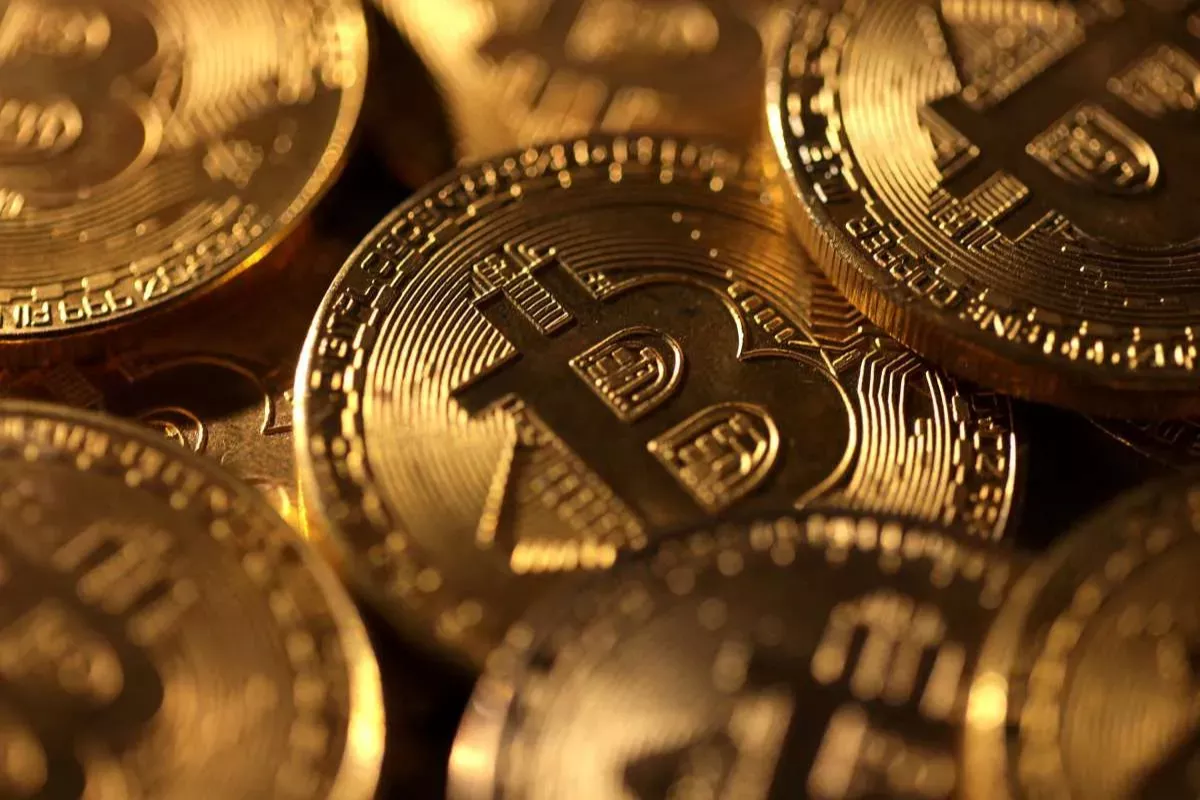 Bitcoin Jatuh Jadi Rp 1,12 Miliar Imbas Koreksi Saham Teknologi AS