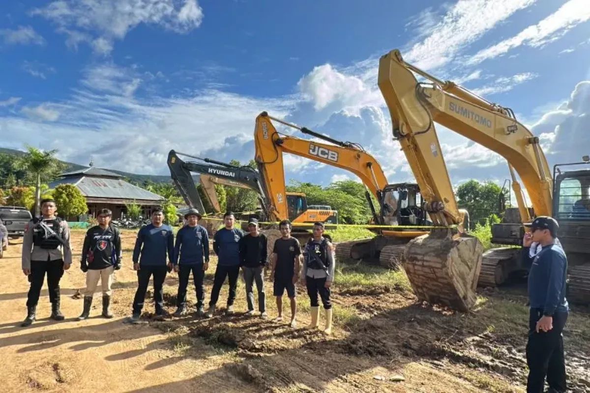 Polda Sultra Garuk Tambang Ilegal di Pomalaa, 3 Ekskavator Disita