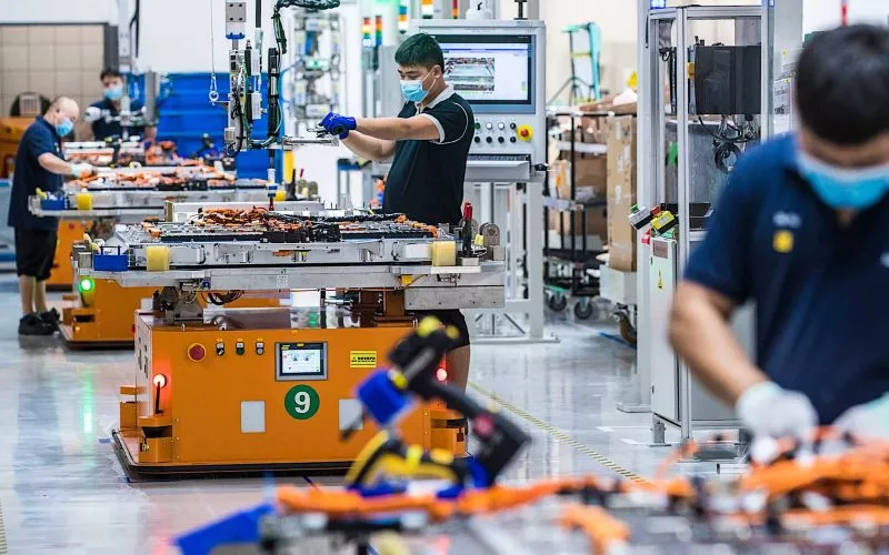 Industri Baterai Jadi Motor Utama Realisasi Investasi Hilirisasi RI