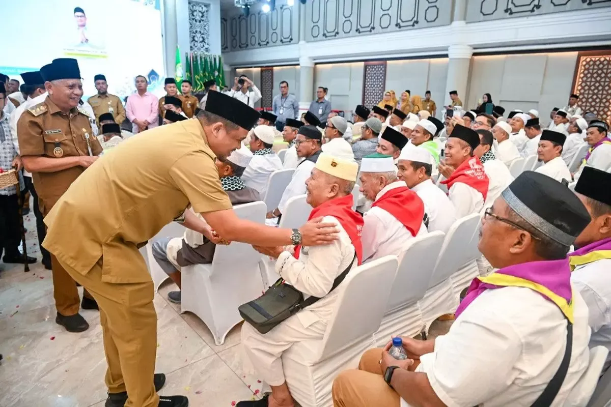 Lepas Keberangkatan Haji, Gubernur Bobby Titip Doa Bagi Rakyat Sumut