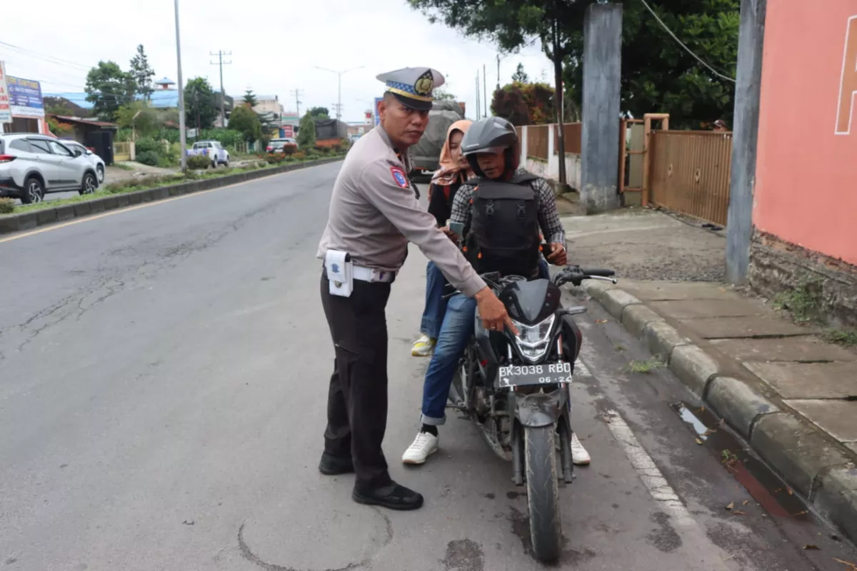 Satlantas Polres Karo Gelar Operasi Sadar Pajak dan Edukasi Lalu Lintas
