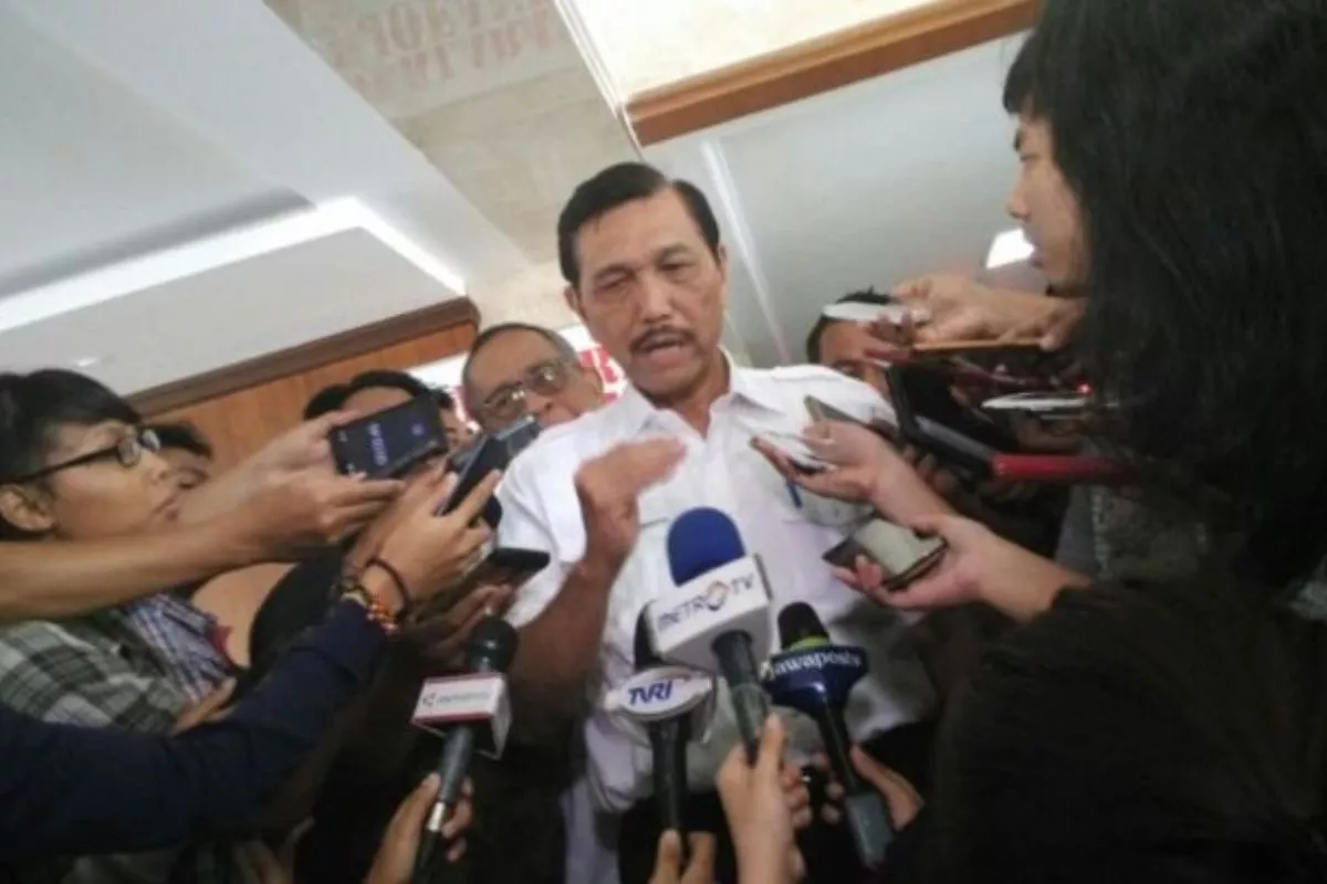 Luhut Ungkap Uji Coba Transfer Tunai Bansos Dimulai Kuartal I-II 2027