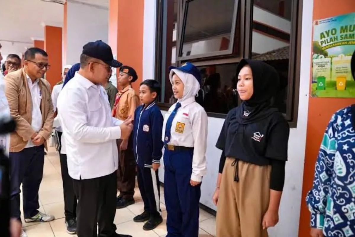 Tinjau Sekolah, KSP Pastikan Program Makan Bergizi Gratis Berjalan