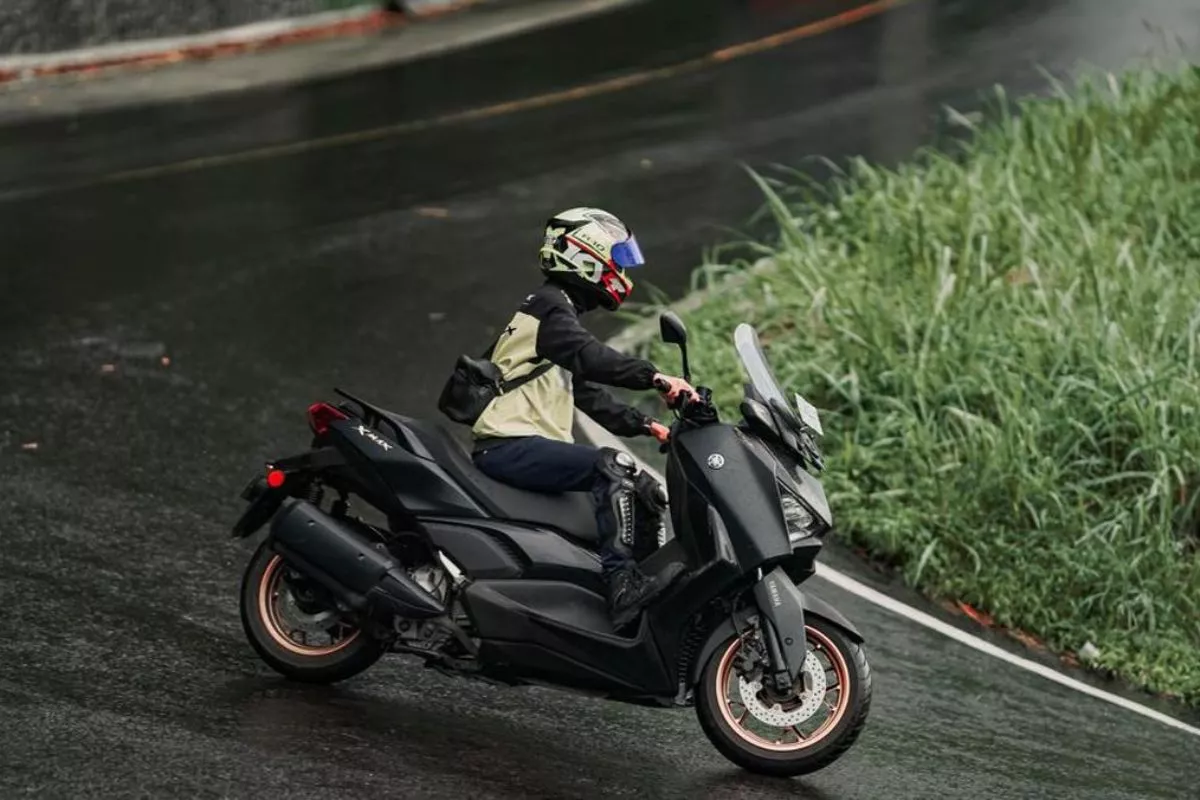 Cara Ampuh Mencegah Rem Blong Motor Matik di Jalan Menurun