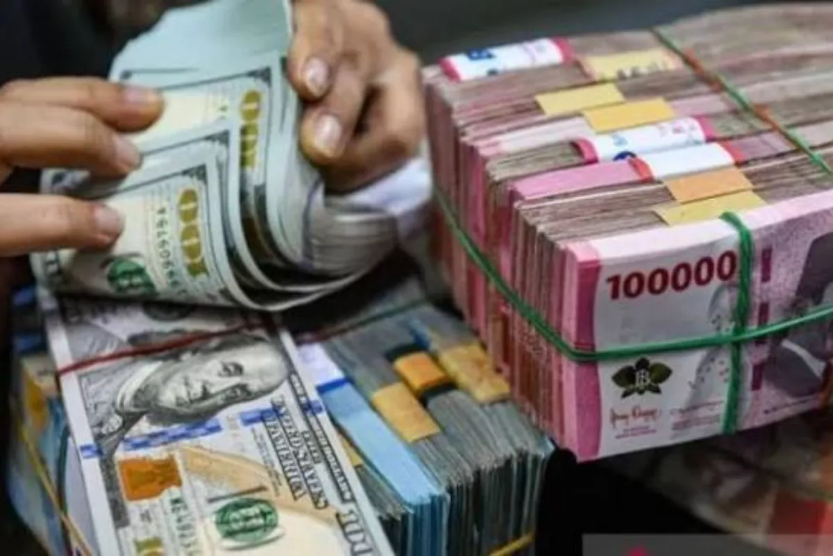 Rupiah Menguat Tipis, BI-Rate 5,75 Persen Diprediksi Bertahan