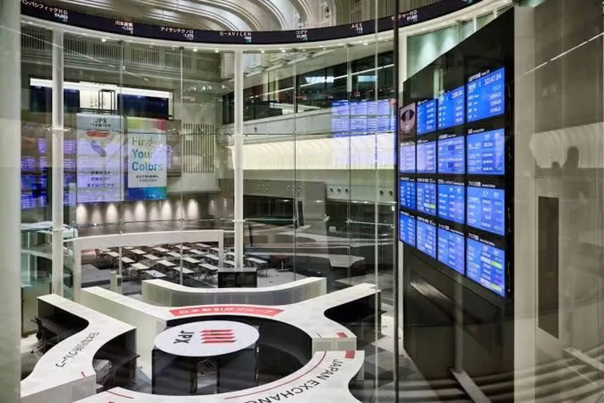 Saham Sektor Teknologi Melemah, Indeks Nikkei Turun 0,74 Persen