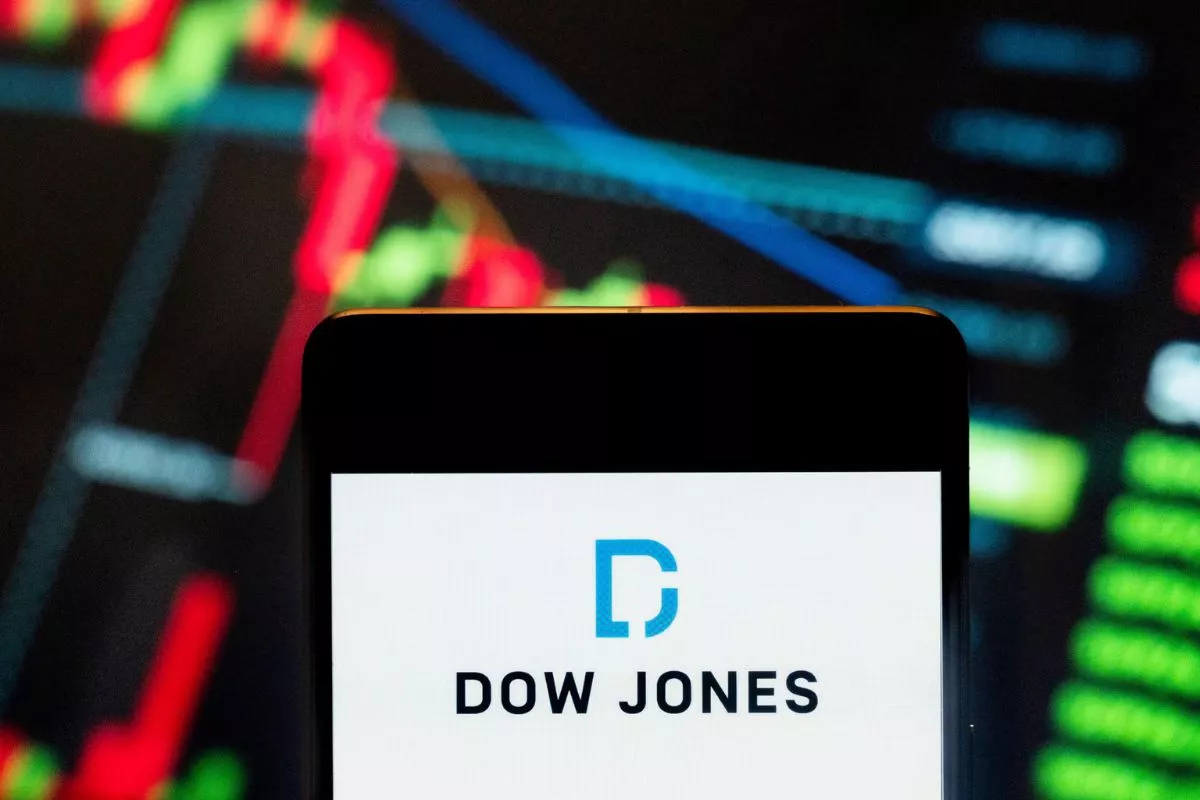 Wall Street Melanjutkan Reli, Indeks Dow Jones Tembus Rekor Baru