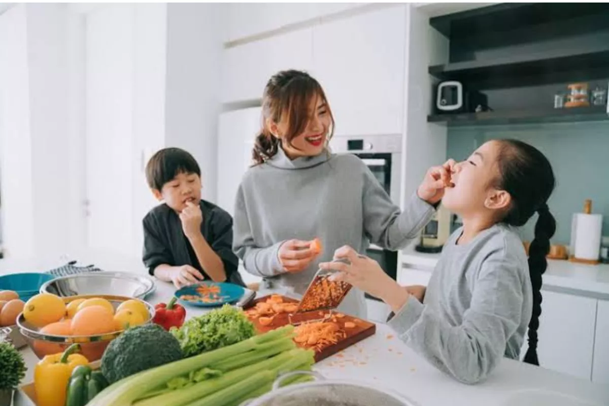 Jangan Paksa Anak Makan Sayur, Ini 6 Cara Efektif Menurut Sains