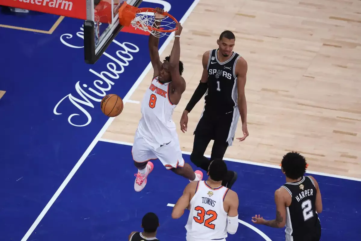Cetak Rekor Comeback 29 Poin, New York Knicks Kini Pimpin Final NBA