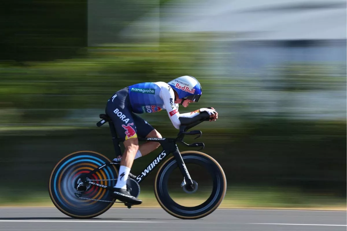 Kecelakaan di Etape 16 Akhiri Perjalanan Florian Lipowitz