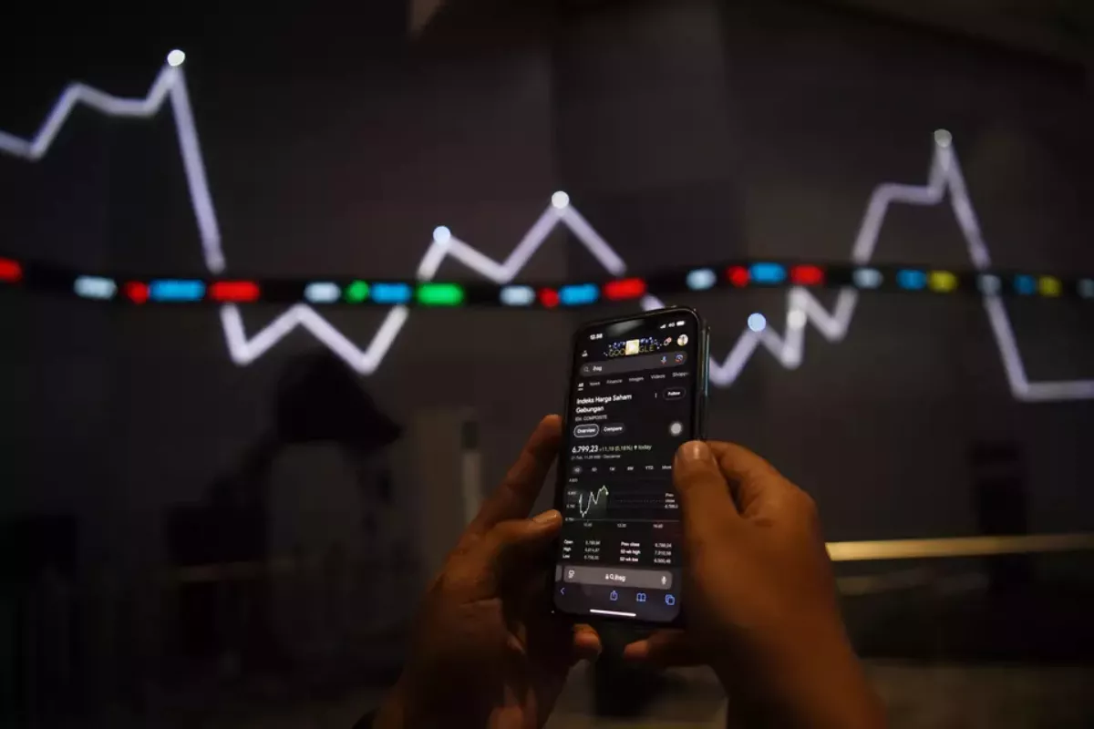 IHSG Berpotensi Melemah ke 6.330-6.490, Cermati Saham Pilihan