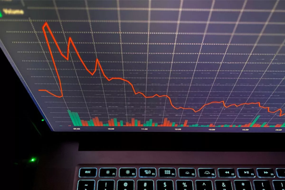 IHSG Diprediksi Tertekan, Analis Rekomendasikan Saham Saham Ini