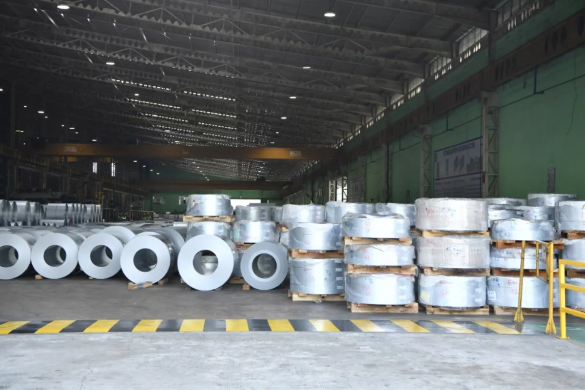 Tekanan Impor dan Kontraksi Manufaktur Jadi Tantangan Sektor Baja