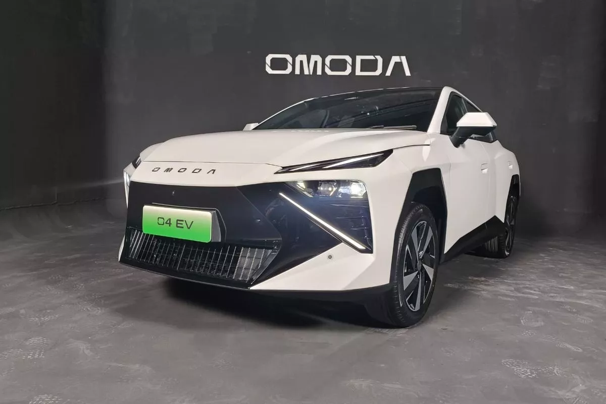 Mobil Listrik Omoda O4 EV Resmi Meluncur Perdana Secara Global di Jakarta