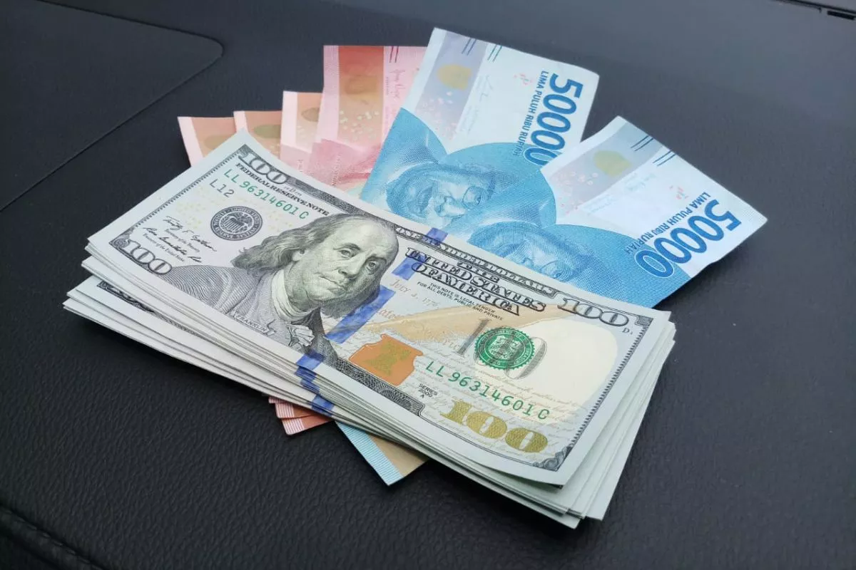 Rupiah Jumat 3 Juli 2026 Berpotensi Tembus Rp18.000 Dolar AS Geopolitik Membayangi
