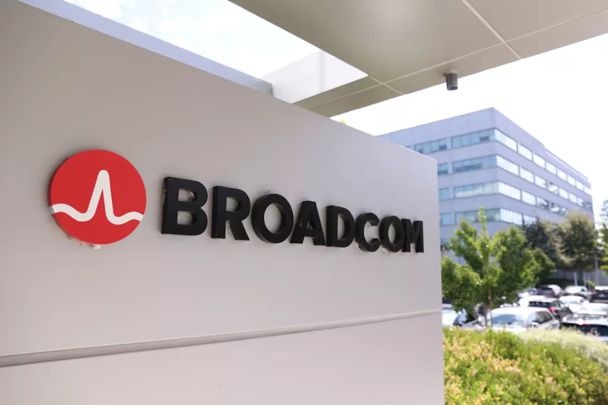 Nasdaq dan S&P 500 Anjlok, Saham Chip Terbebani Proyeksi Broadcom