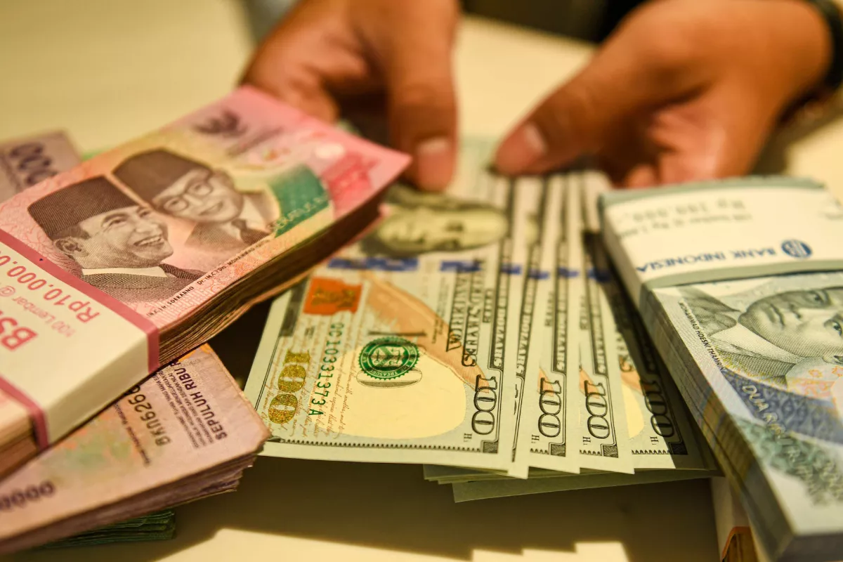 Proyeksi Pergerakan Nilai Tukar Rupiah Terhadap Dolar AS