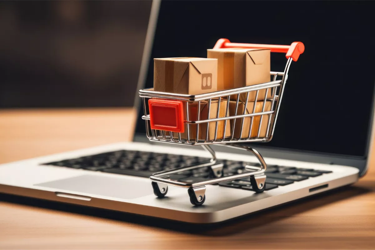 Menteri UMKM Tegaskan Diskon Biaya Layanan E-Commerce 50 Persen Permanen