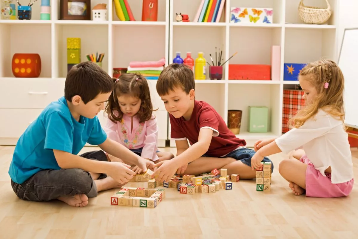 Anak Pandai Berteman Simak 7 Ciri Perkembangan Sosial Menurut Studi