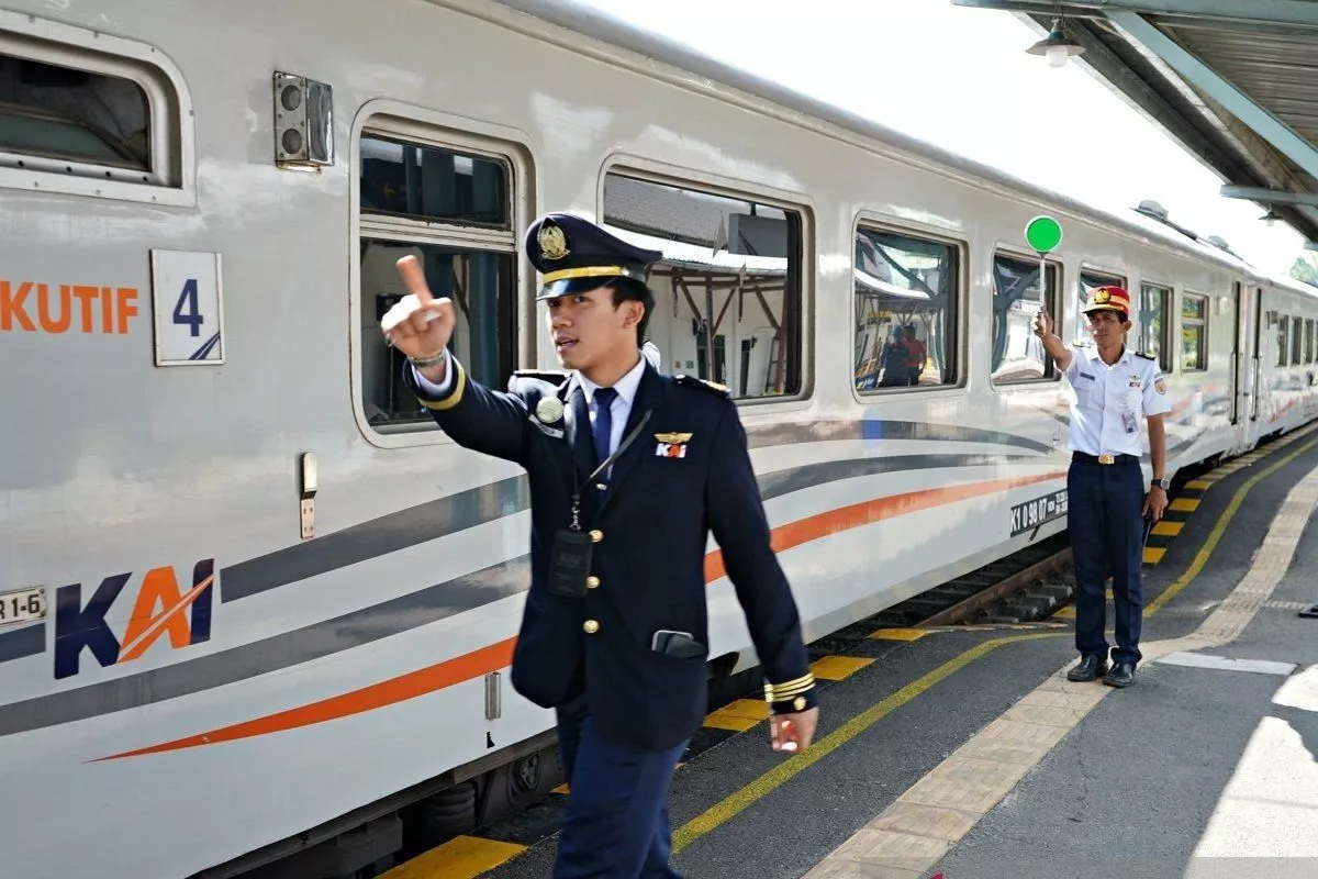 KAI Catat Tingkat Ketepatan Waktu Keberangkatan KA Capai 99,95%