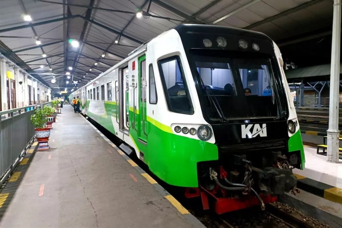 KAI Operasikan 1065 Perjalanan Commuter Line Saat Perayaan HUT ke-81 RI