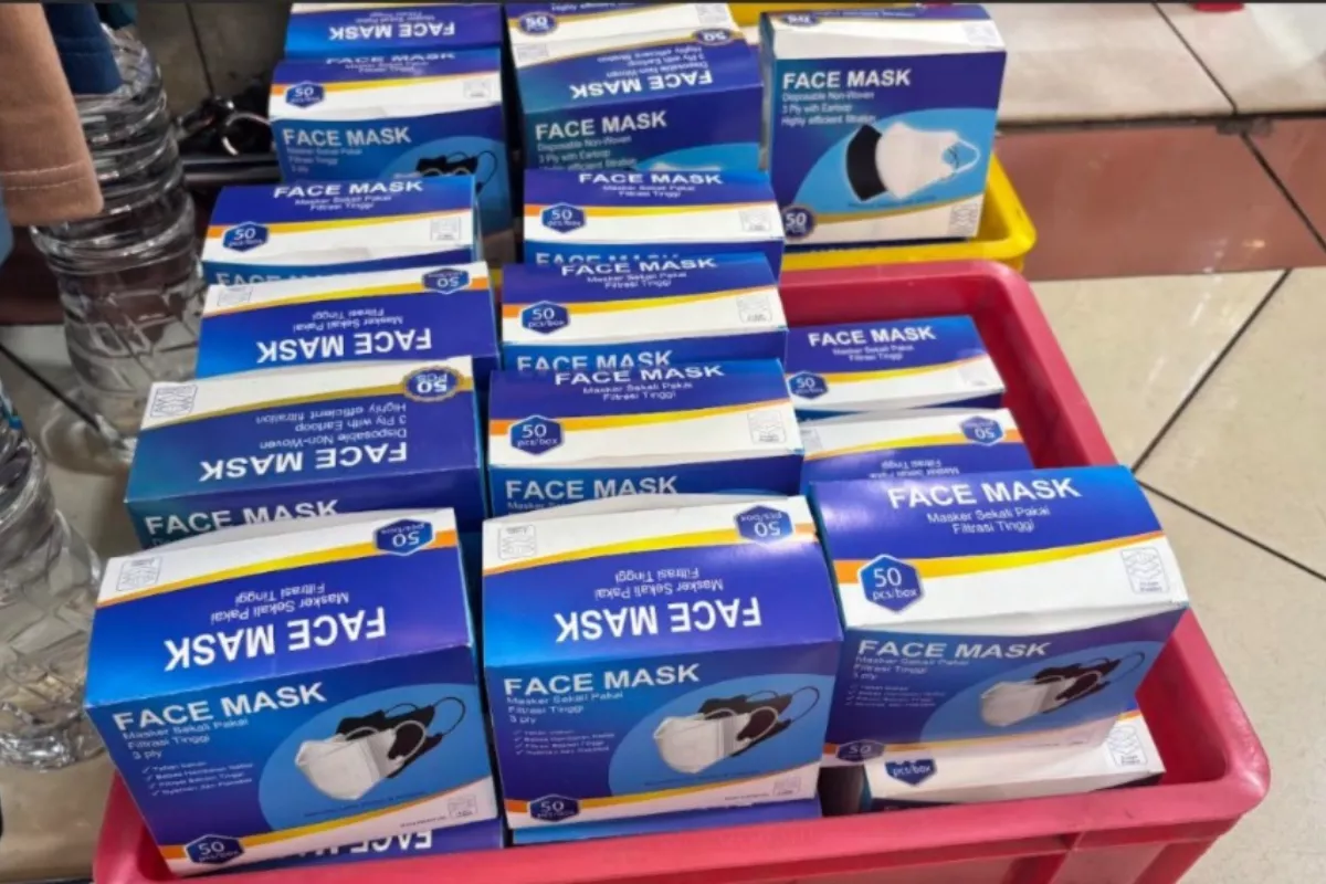 Harga Masker Melonjak 10 Kali Lipat Pasca Erupsi Anak Krakatau