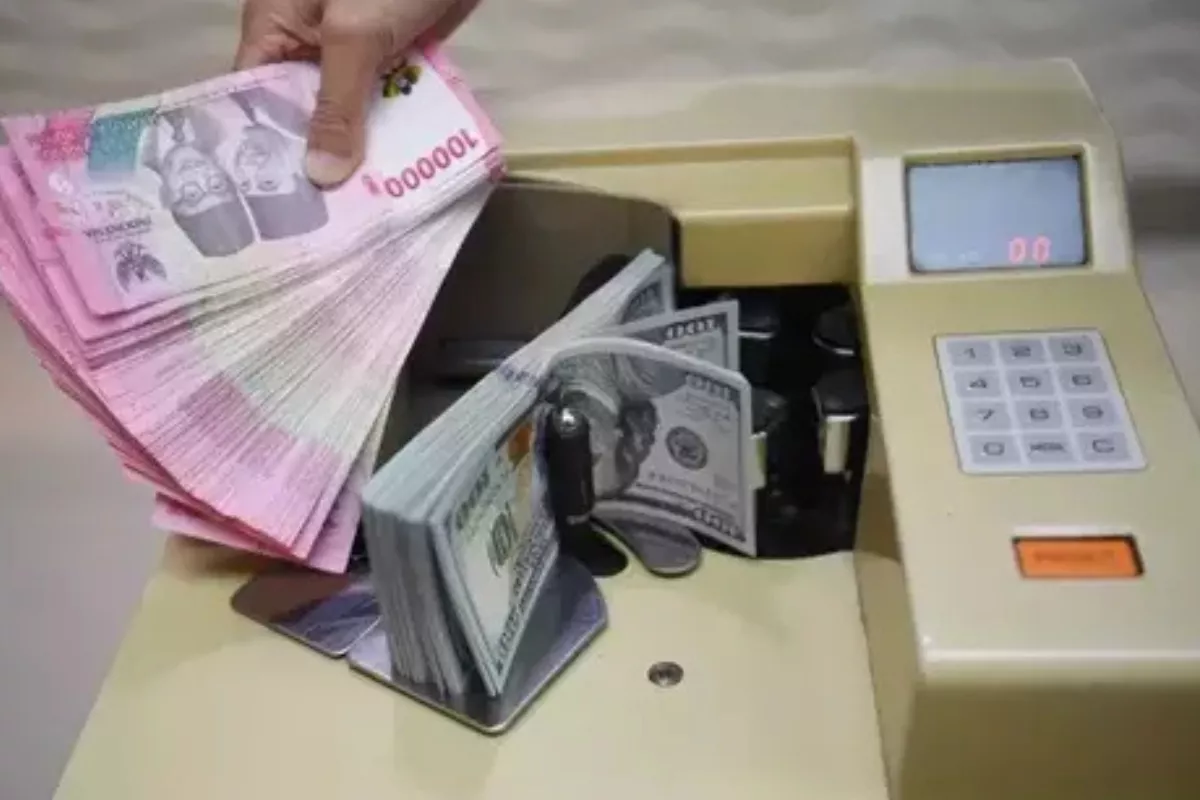 Nilai Tukar Rupiah Hari Ini Diprediksi Fluktuatif Terimbas Sentimen AS 