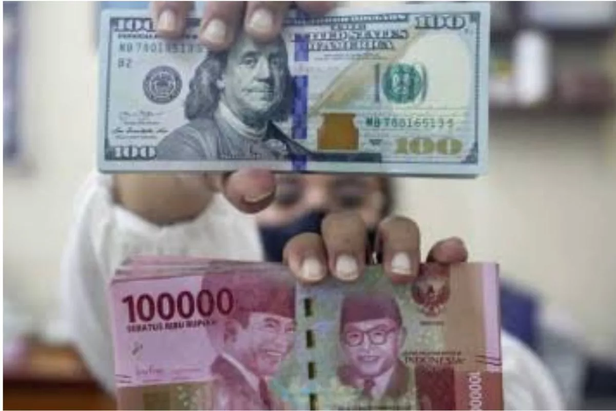 Rupiah Hari Ini Diprediksi Tertekan di Rentang Rp17.950-Rp18.050