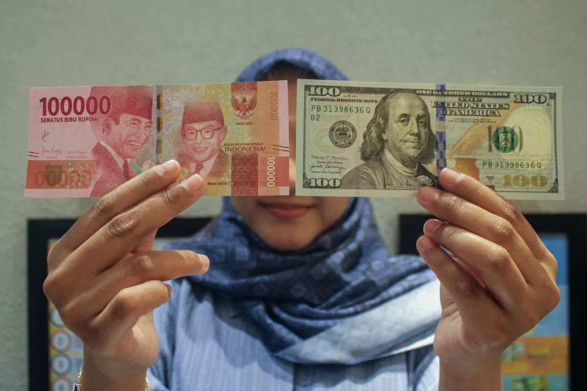 Nilai Tukar Rupiah Terangkat ke Rp17.690 Terpengaruh Sektor Minyak