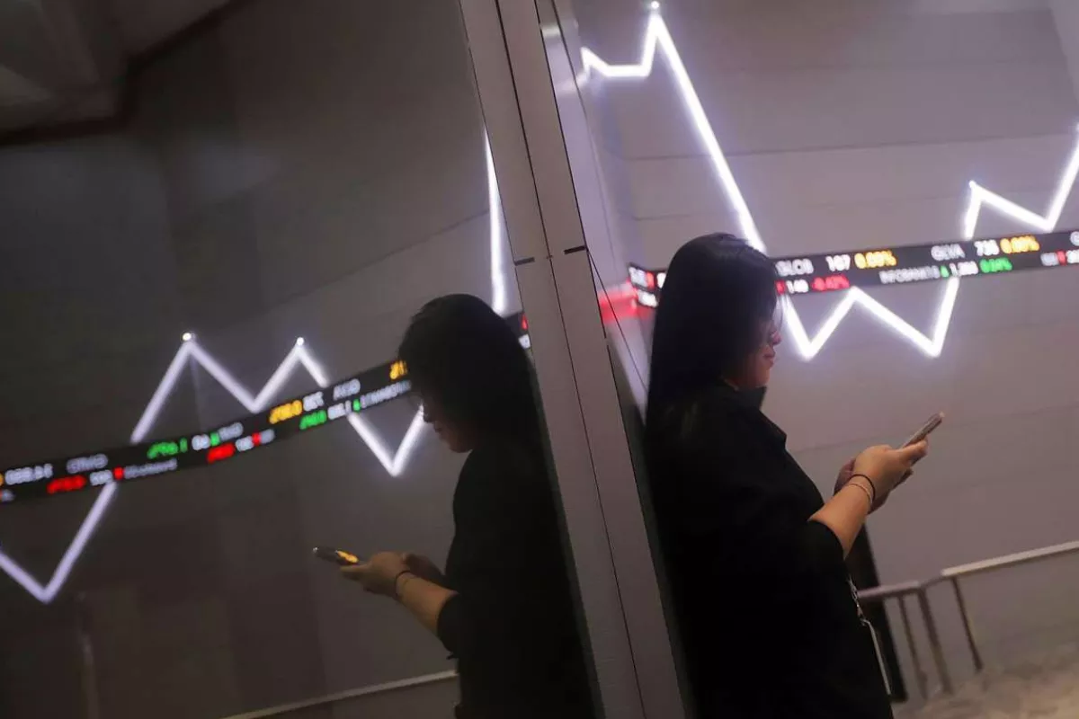 IHSG Terperosok Hingga 3,02 Persen ke Level 5.644 pada Pagi Ini