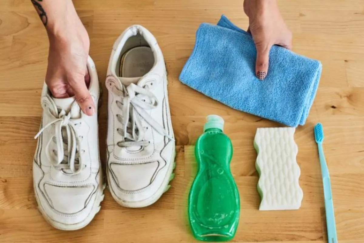 Cara Membersihkan Sepatu Putih yang Menguning Agar Seperti Baru