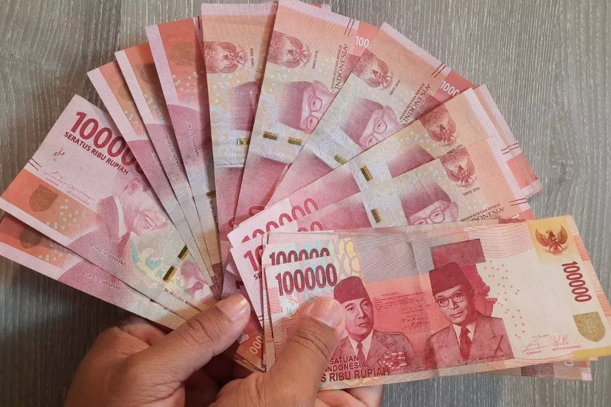 Rupiah Berpotensi Tembus Rp18.000, Pasar Tunggu Kepemimpinan BI