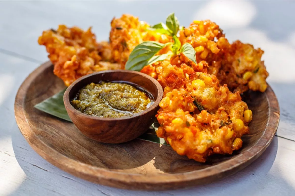 Cara Membuat Bakwan Jagung Renyah dan Gurih dengan Takaran Sendok