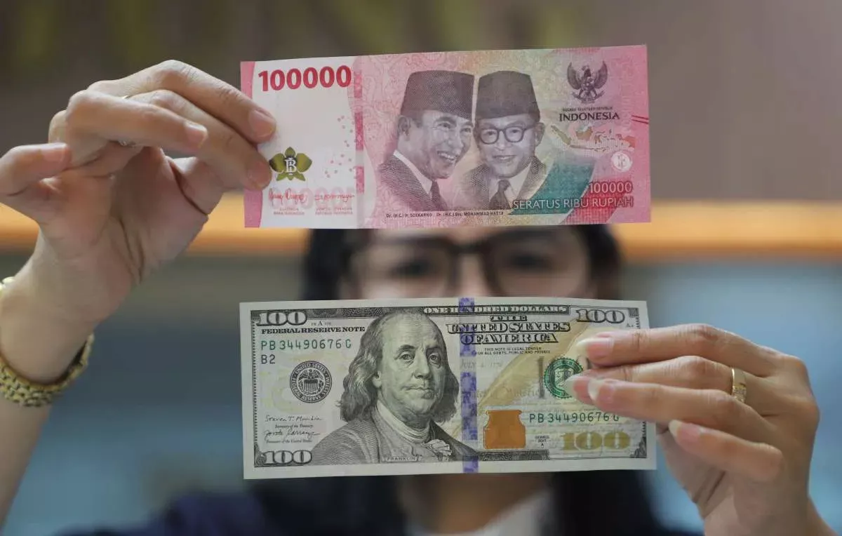 Rupiah Hari Ini Diprediksi Melemah Menuju 17.800 per Dolar AS