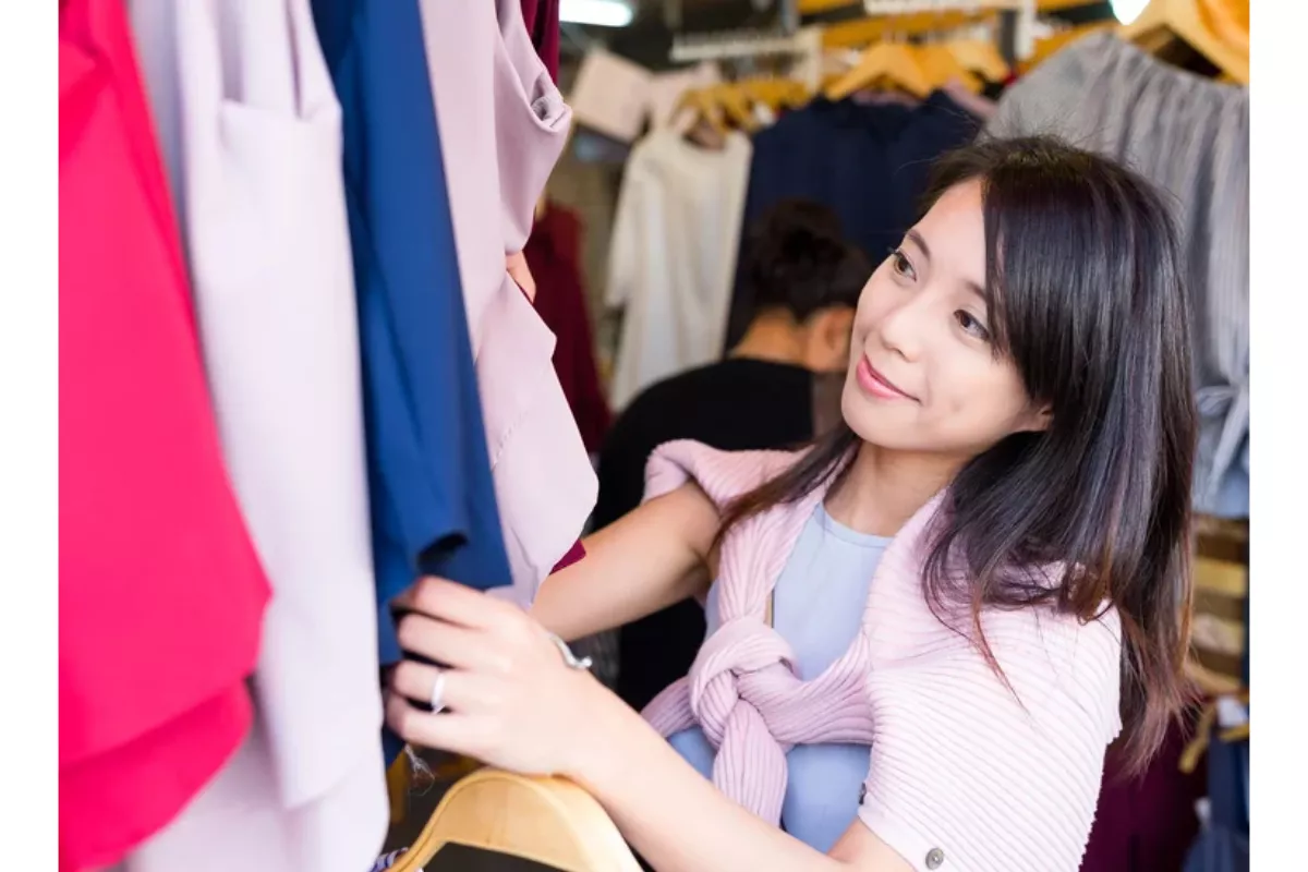 Cara Menentukan Warna Baju yang Cocok dengan Skin Tone Kamu