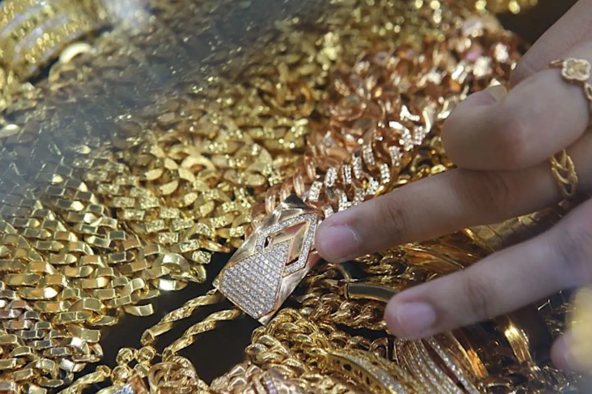 Harga Buyback Emas Perhiasan 19 Juni 2026 Turun di Semua Kadar