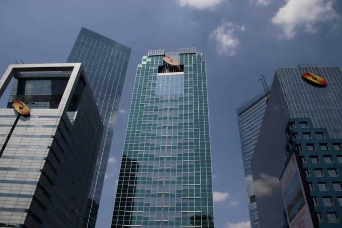 Jonathan Tahir Lepas 523 Juta Saham Bank Mayapada di Harga Rp10