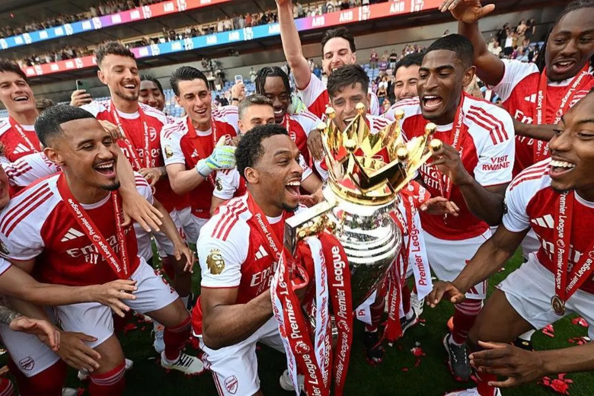 Arsenal Juara Liga Inggris, Siap Rebut Trofi Champions dari PSG