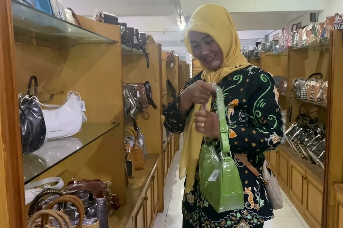 UMKM Kulit Sidoarjo Jaga Tradisi Handmade di Tengah Persaingan Global