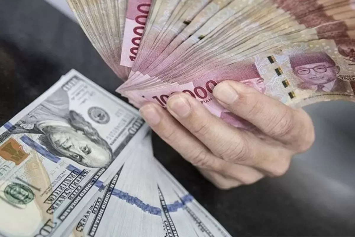 Rupiah Hari Ini Diprediksi Melemah ke Level 17.430 per Dolar AS