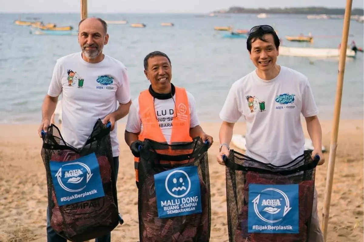 Perkuat Ekonomi Sirkular, AQUA & Citilink Kelola Sampah Plastik