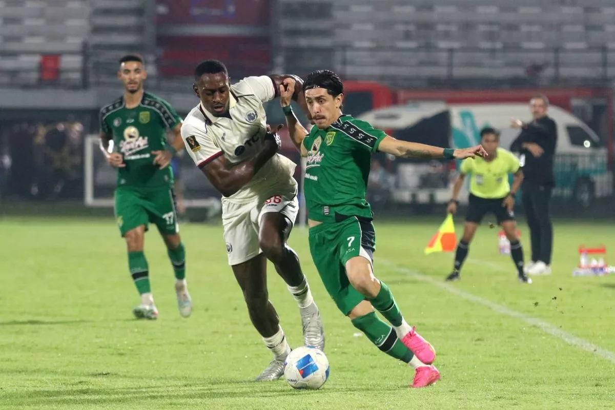 Babak Pertama Persebaya vs Arema FC 1-0, Yuran Cetak Gol Pemecah