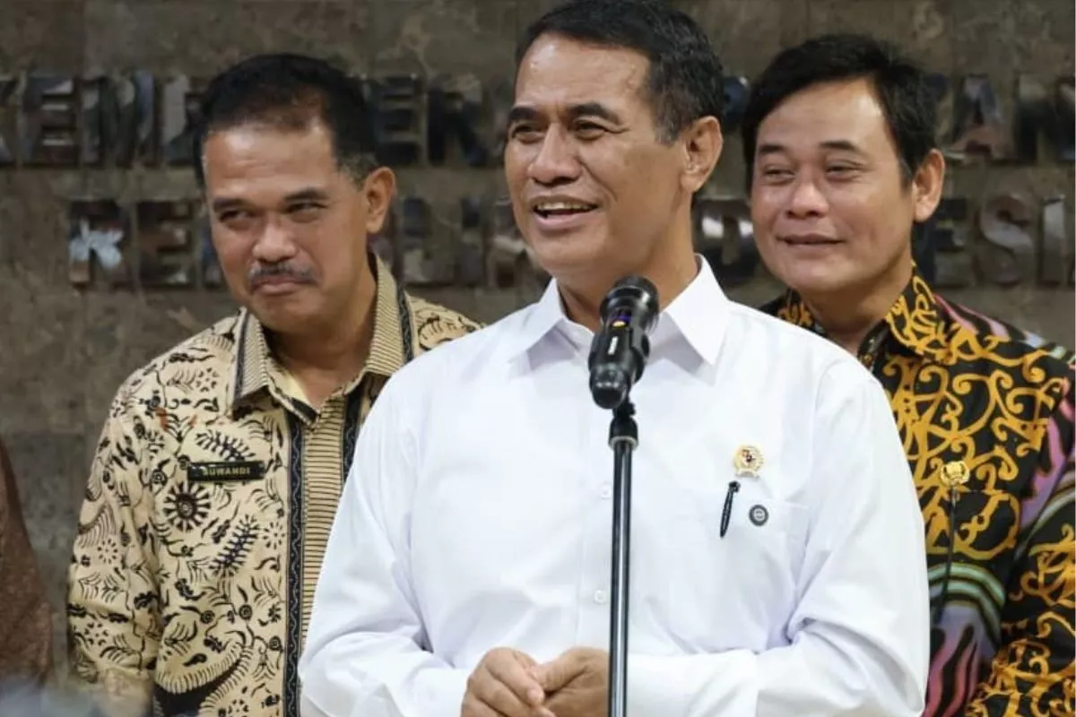 Mentan Amran Siapkan Solusi Atasi Kendala Peternak Ayam Kecil