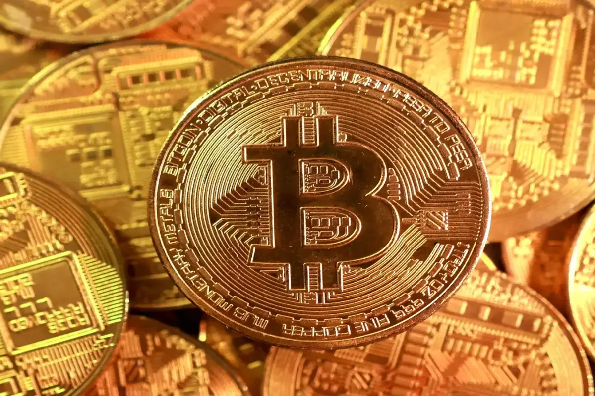 Harga Bitcoin Melesat ke USD 63.952, Target USD 70.000 Masih Berat