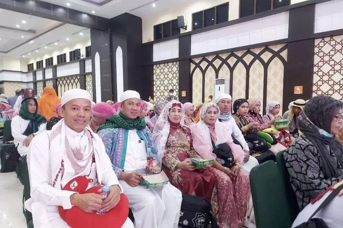 Kloter 22 Asal Bone Tiba di Tanah Air, Disambut PPIH Debarkasi Makassar