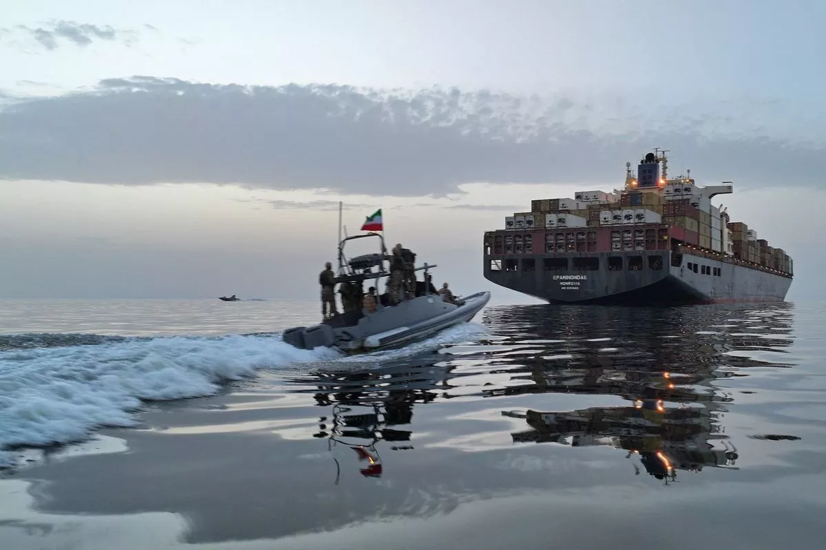 Iran Tahan Kapal Perusahaan Swasta China di Dekat Selat Hormuz