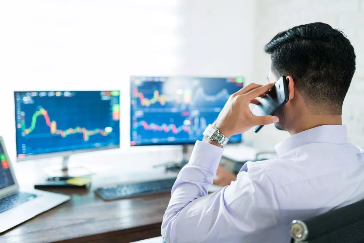 Indeks Kompas 100 Anjlok 39 Persen, Begini Prospek Semester Dua 2026