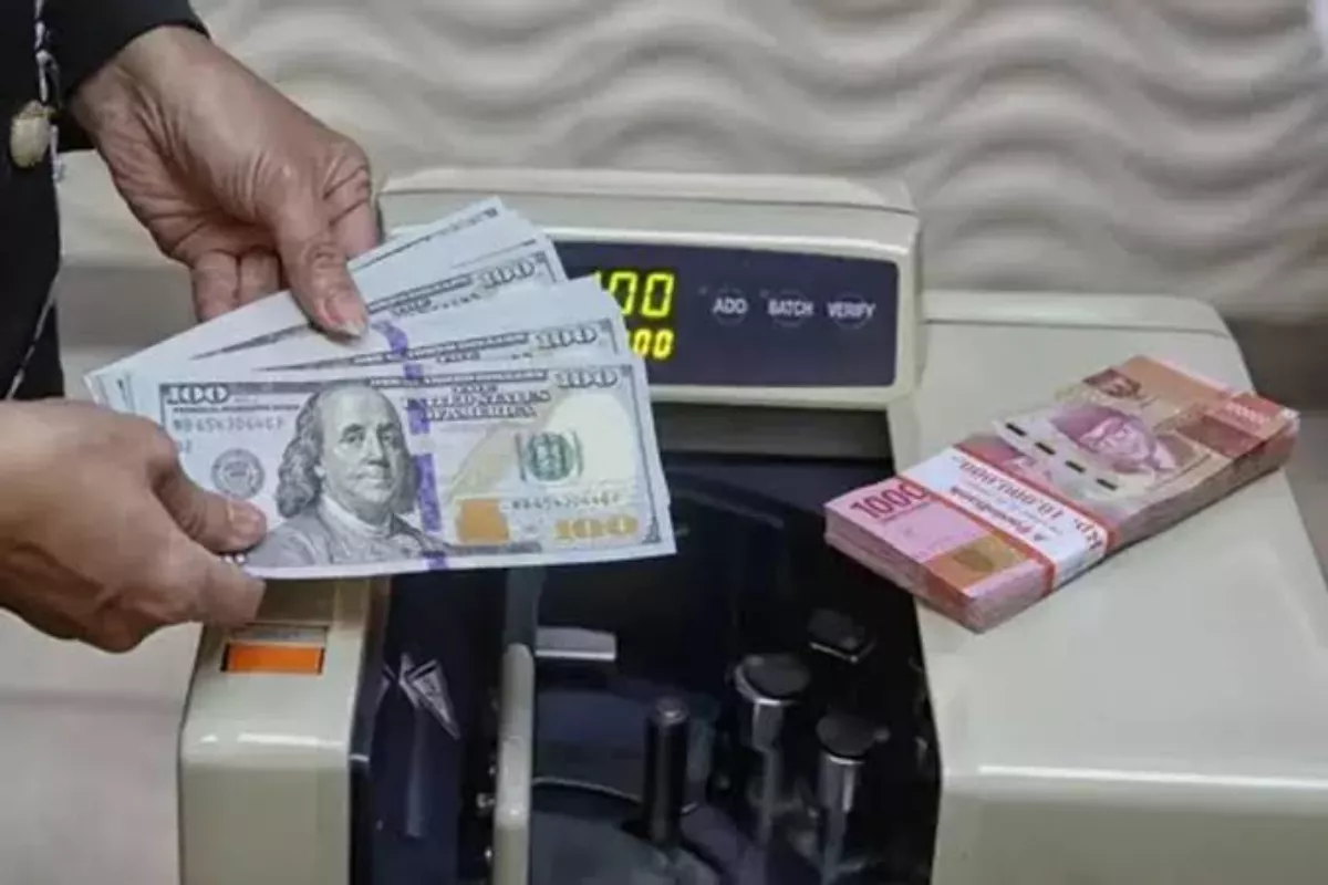 Pantauan Kurs Dolar AS di BCA Mandiri BRI BNI Pada 12 Agustus 2026 Ini